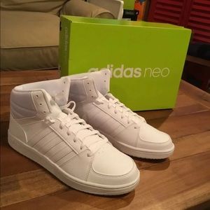 NIB Men’s Adidas Hoops